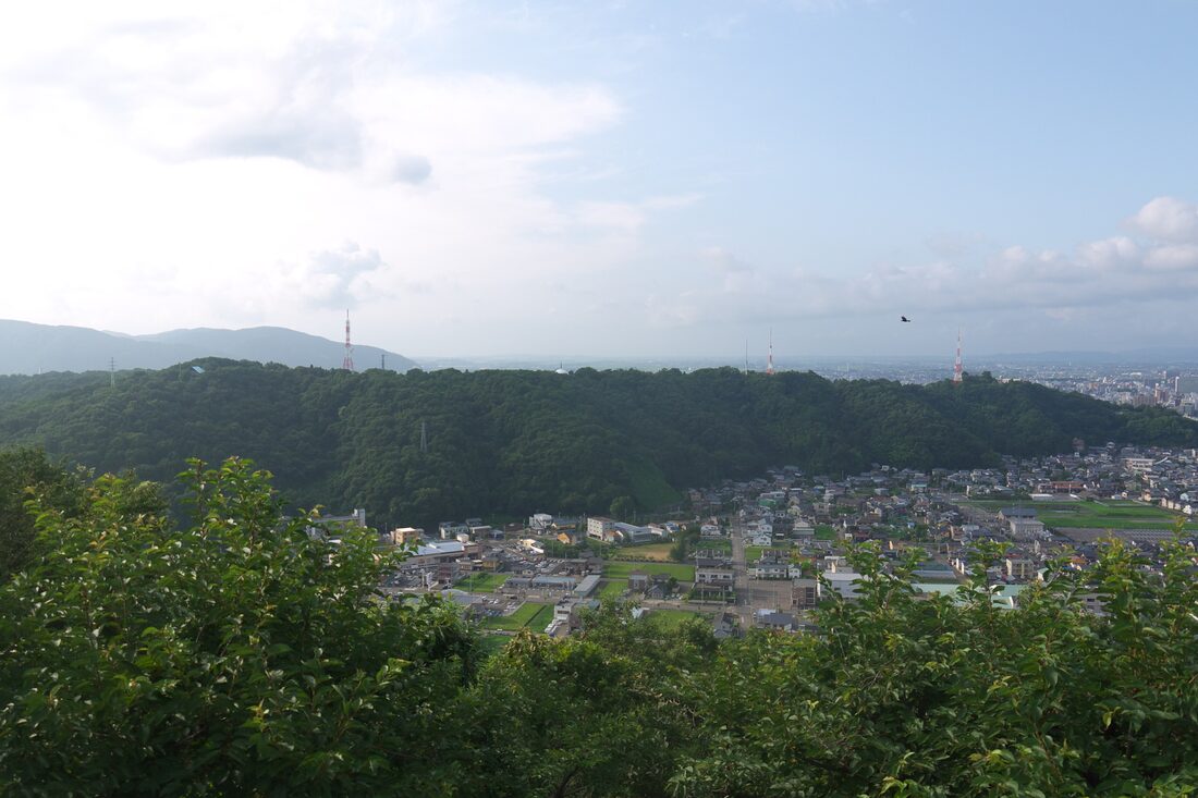 足羽山と足羽神社